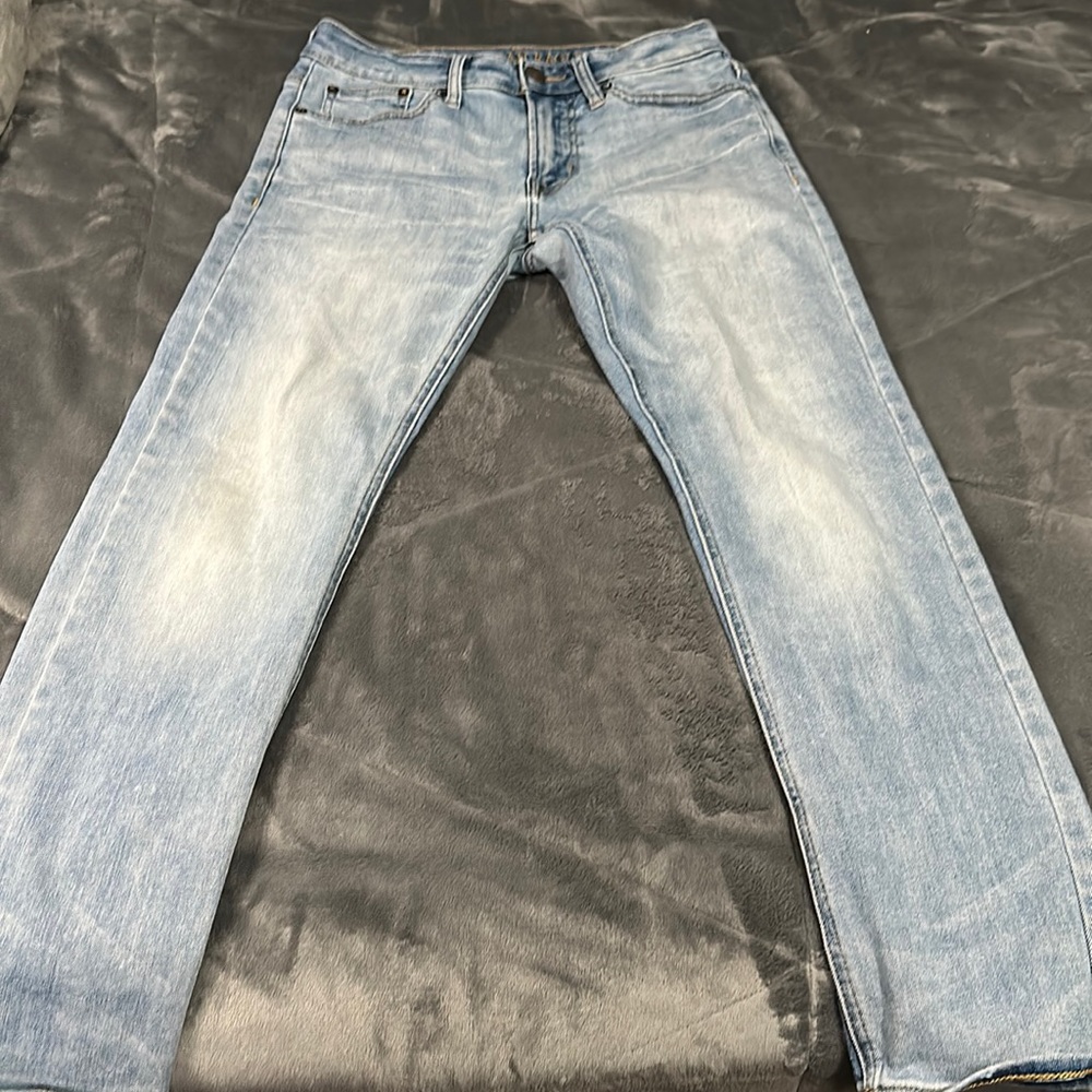 $10 American eagle jeans- size: 28x28